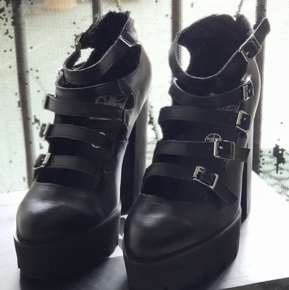 TUK 5Strap Point Platform Heel - Picture 2 of 4